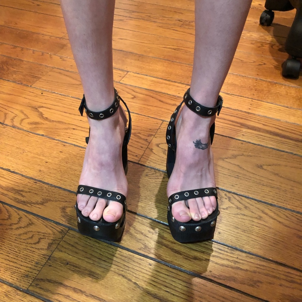 Platform shoes - Picture 2 of 2